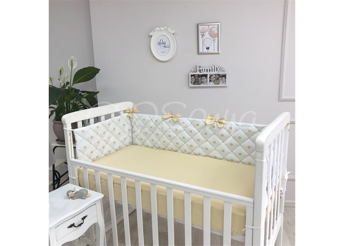 Бортики стеганые с коронами золото Маленькая Соня