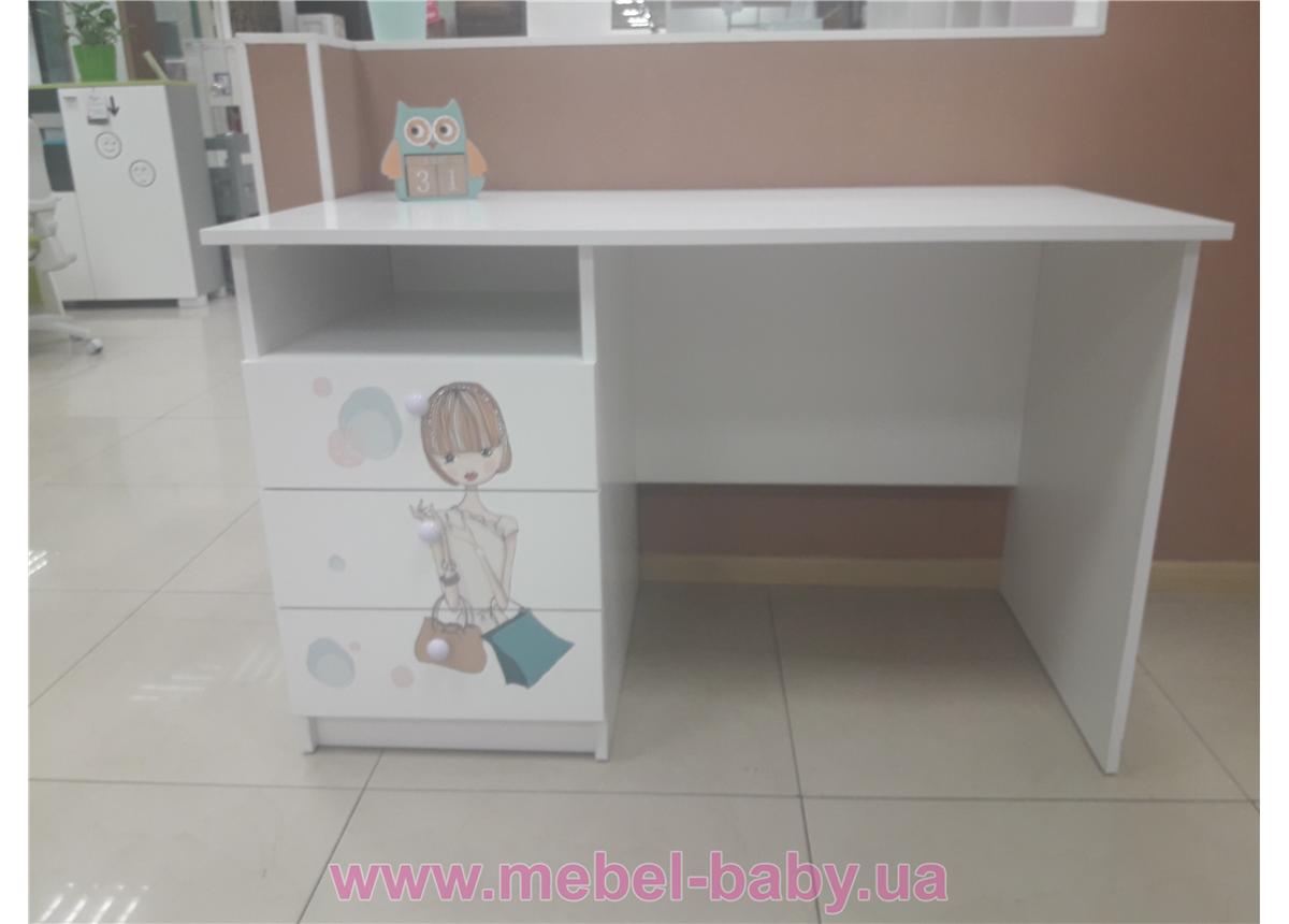 Распродажа Стол с тремя ящиками Гламур