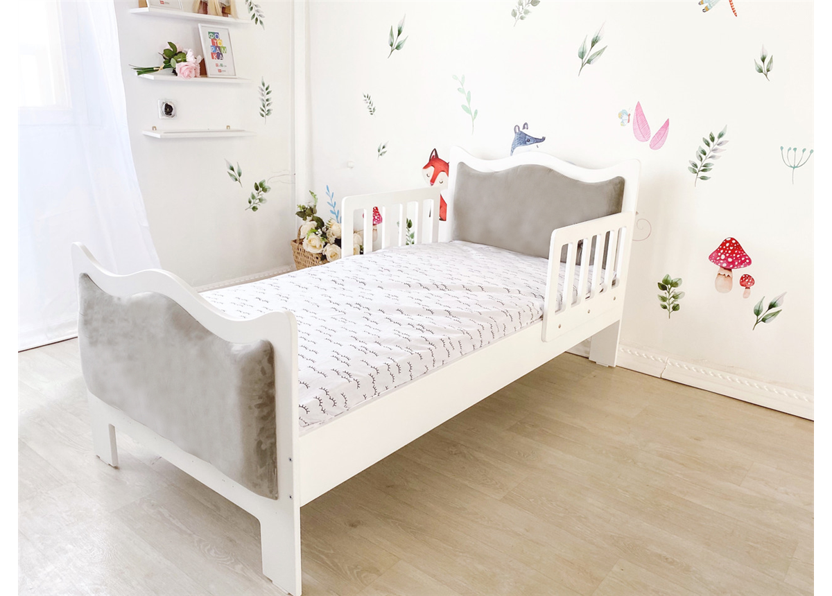 Кровать детская с мягким изголовьем GENEVA (102)
